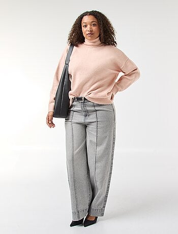 Pull montant avec fente bijou au dos