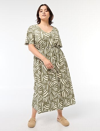 Robe coupe longue à motif et col V