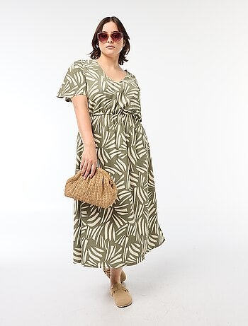 Robe coupe longue à motif et col V