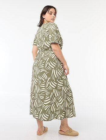 Robe coupe longue à motif et col V