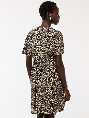 Robe courte à manches courtes avec base volantée
