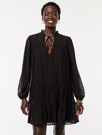Robe courte à manches longues avec base et col volantés