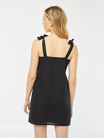 Robe courte au col carré avec bretelles à nouer