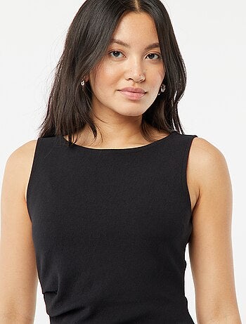 Robe courte avec fronce devant et emmanchure américaine