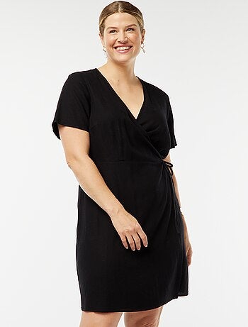 Robe courte coupe portefeuille à nouer à la taille