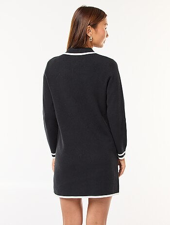 Robe courte en maille avec ouverture boutonnée