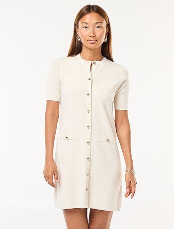 Robe courte en maille lourde boutonnée