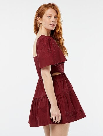 Robe courte unie avec broderies anglaises