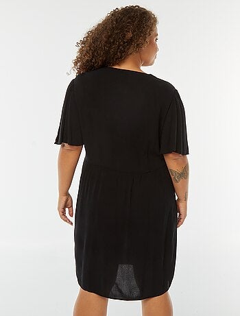 Robe courtes avec manches papillon