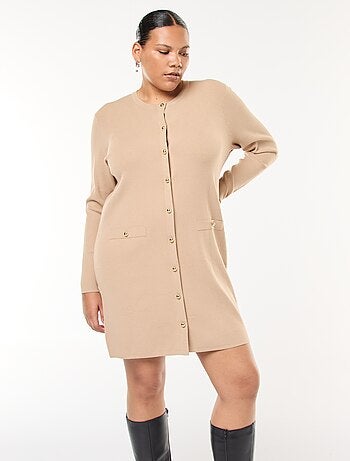 Robe courtes en maille fine col V et boutons dorés