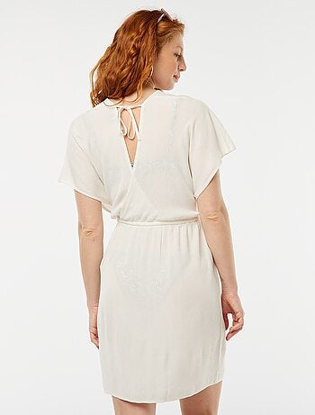 Robe de plage en maille crêpe avec encolure cache-coeur