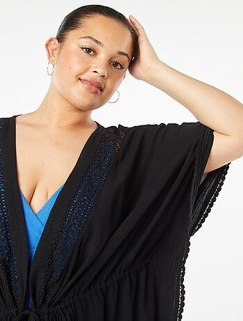 Robe de plage longue ouverte avec bords en macramé