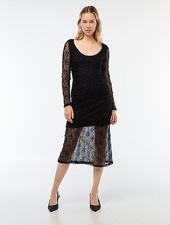 Robe en dentelle unie à manches longues