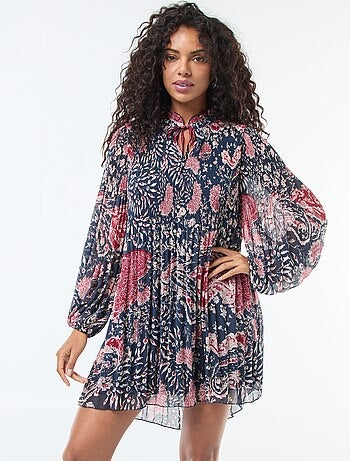 Robe en maille légère et smockée + Nouette au col