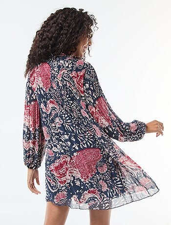Robe en maille légère et smockée + Nouette au col