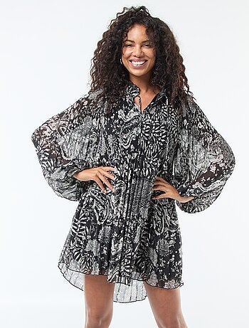 Robe en maille légère et smockée + Nouette au col