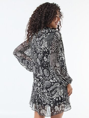 Robe en maille légère et smockée + Nouette au col