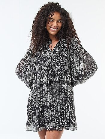 Robe en maille légère et smockée + Nouette au col