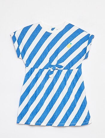 Robe en matière crêpée avec ouverture pressionnée au dos