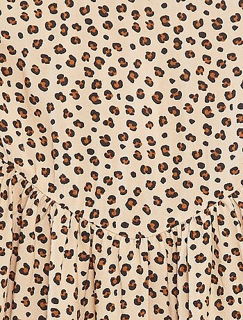 Robe fluide à fines bretelles et motif all over