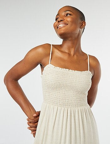 Robe fluide avec fines bretelles réglables