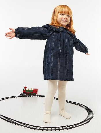 Robe légère avec fils brillants all over + col avec broderies