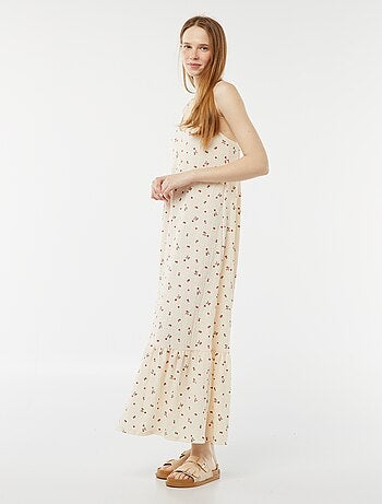 Robe longue à fines bretelles en matière gaufrée