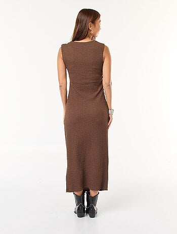 Robe longue gaufrée avec emmanchure américaine