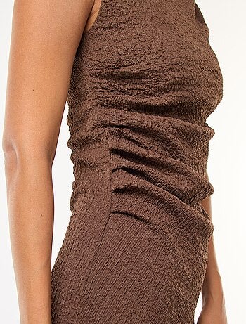 Robe longue gaufrée avec emmanchure américaine