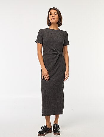 Robe longue twistée à la taille