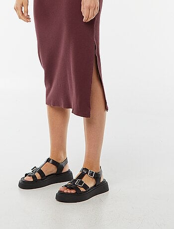 Robe midi à manches courtes avec fente