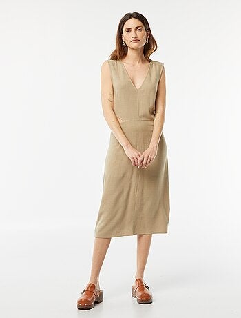 Robe midi sans manches + ouverture sur les côtés
