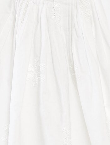 Robe plissée brodée