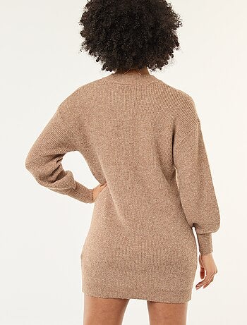 Robe pull avec boutons dorés