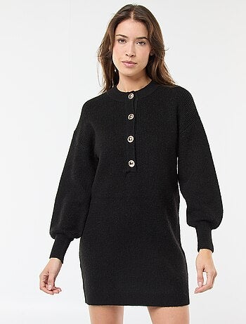 Robe pull avec boutons dorés