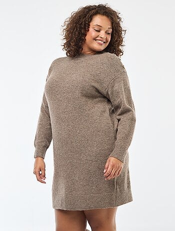 Robe pull avec boutons fantaisies à l'épaule