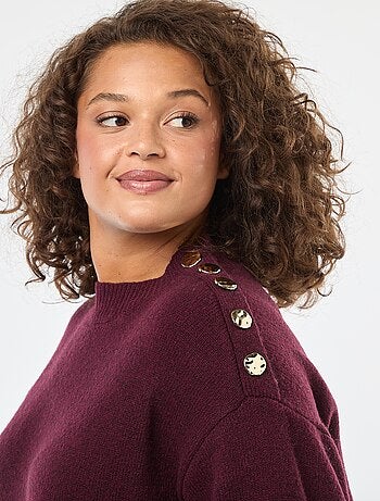 Robe pull avec boutons fantaisies à l'épaule