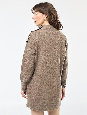 Robe pull avec boutons fantaisies