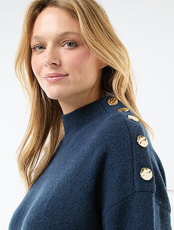 Robe pull avec boutons fantaisies
