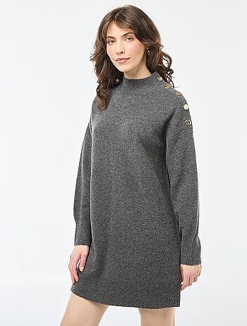 Robe pull avec boutons fantaisies