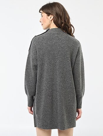 Robe pull avec boutons fantaisies