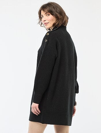 Robe pull avec boutons fantaisies