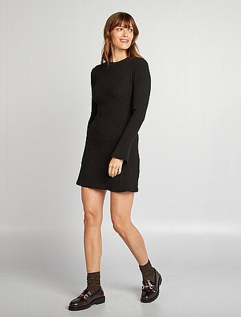 Robe pull courte ajustée
