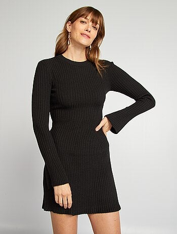 Robe pull courte ajustée
