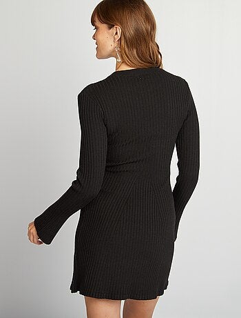 Robe pull courte ajustée