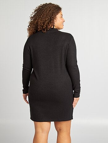 Robe pull courte en maille côtelée