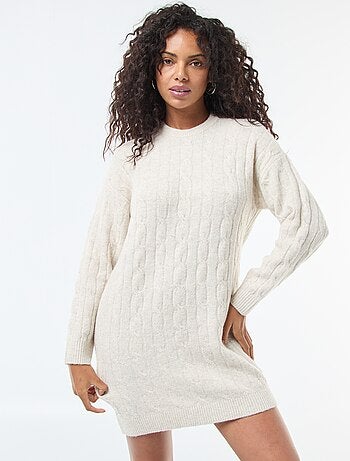 Robe pull courte en maille torsade