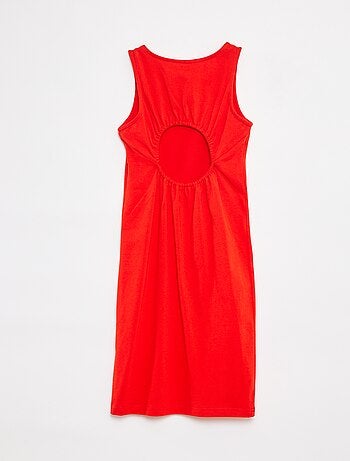 Robe sans manches ouverte dans le dos