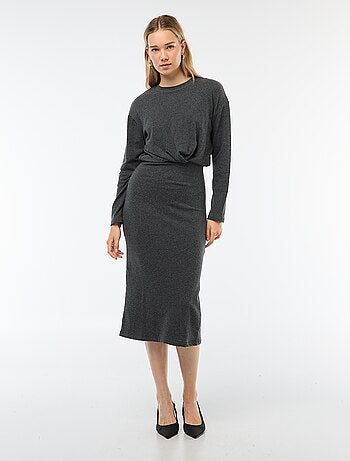 Robe unie coupe midi unie à manches longues