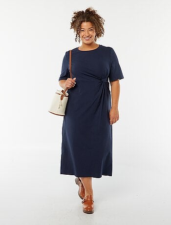 Robe unie drapée coupe midi